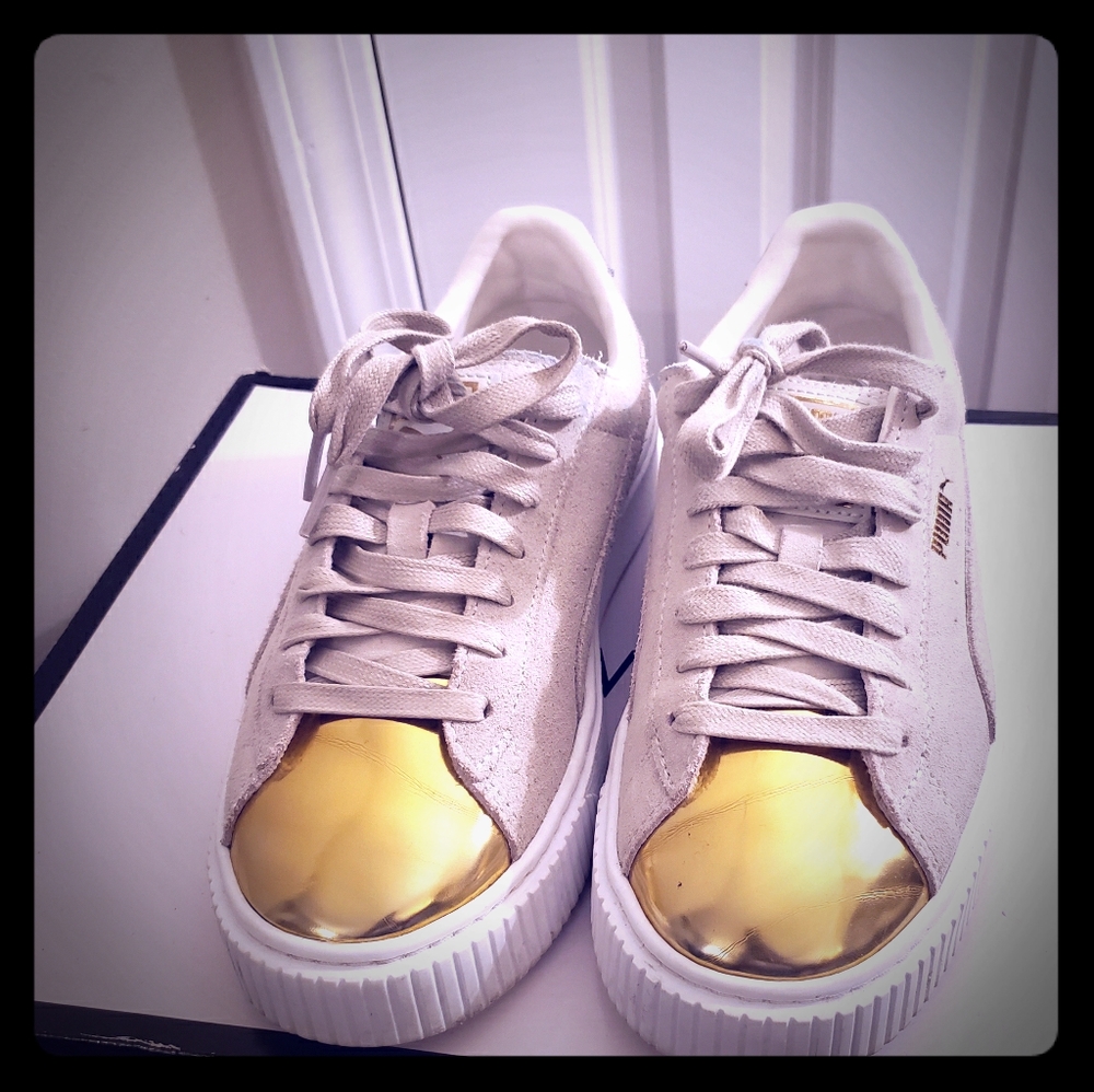 Puma grey suede sneaker